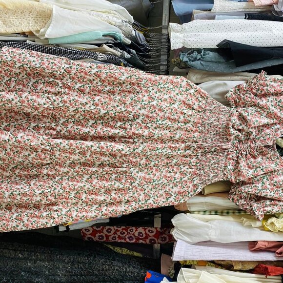 Flower dress - Picture 3 of 3